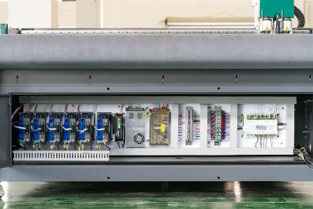 Планшетный режущий плоттер LIONE TC2516C Планшетный режущий плоттер LIONE TC2516C